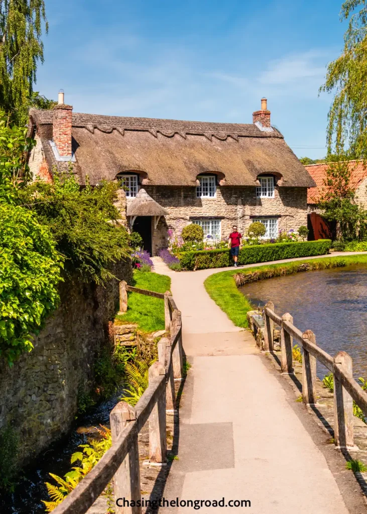 thatched cottage in Thornton-le-Dale